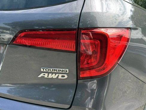 Used 2018 Honda Pilot Touring image 11