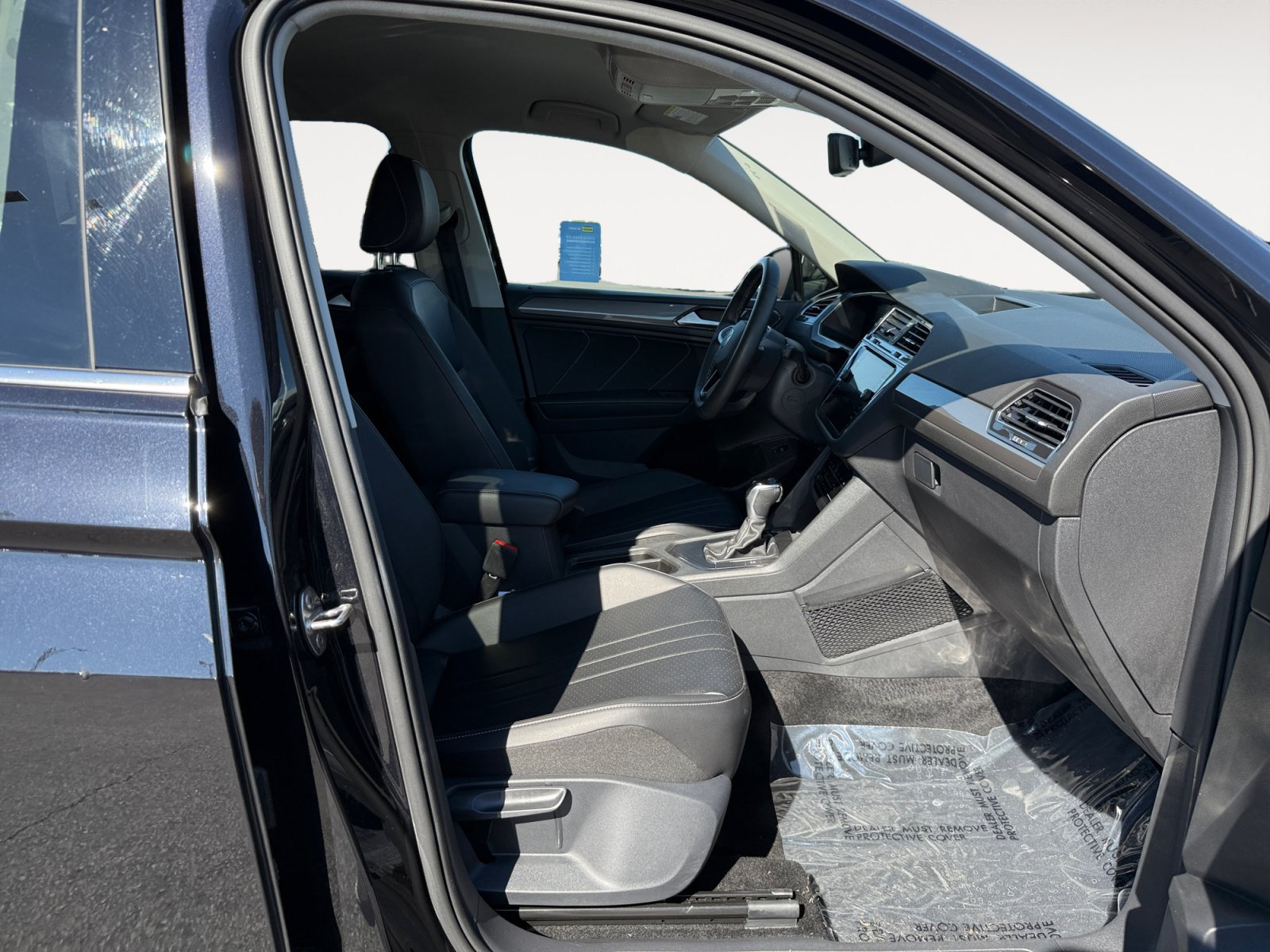 Certified 2022 Volkswagen Tiguan SE FWD image 19