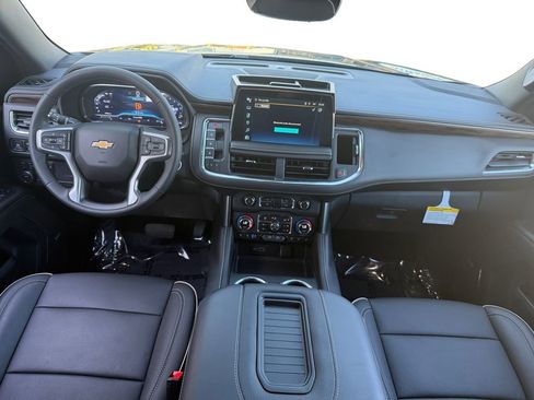 Used 2024 Chevrolet Suburban Premier image 10