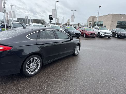 Used 2015 Ford Fusion SE w/ Equipment Group 202A image 5