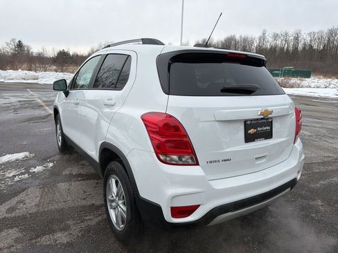 Used 2022 Chevrolet Trax LT w/ LT Convenience Package image 6
