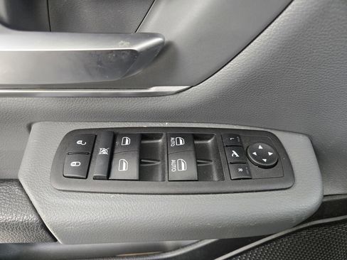 Used 2021 RAM 1500 Big Horn image 12