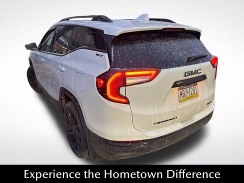 Used 2023 GMC Terrain SLT w/ Elevation Edition image 4