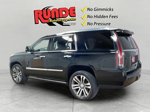 Used 2019 Cadillac Escalade Platinum AWD/4WD image 4
