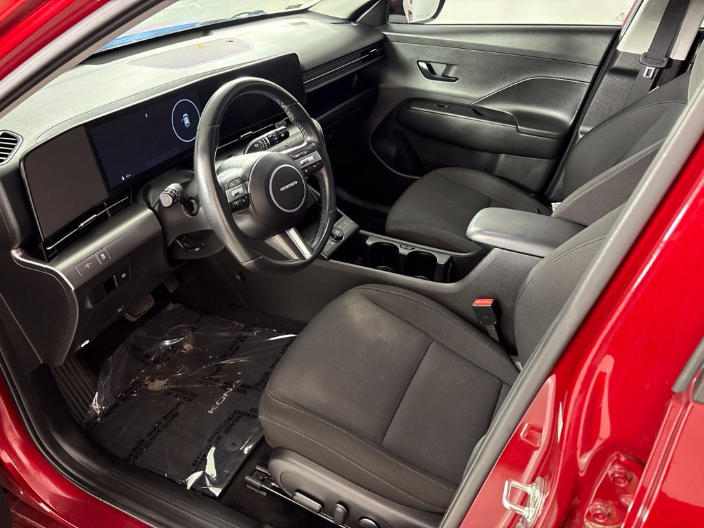 Used 2025 Hyundai Kona SEL FWD image 25