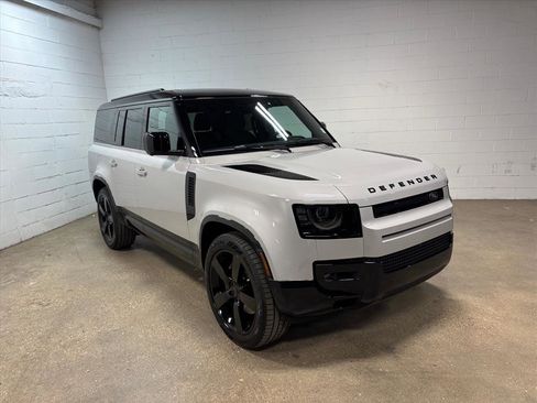 New 2026 Land Rover Defender 130 X-Dynamic SE AWD/4WD image 4