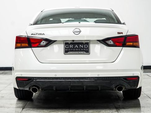 Used 2024 Nissan Altima 2.5 SR FWD image 9