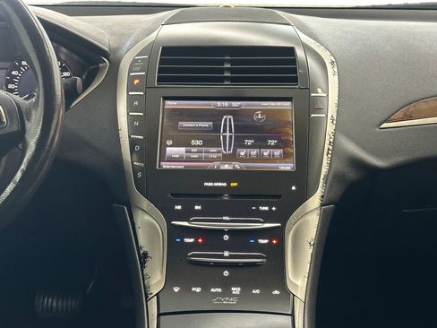 Used 2013 Lincoln MKZ image 18