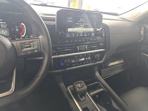 Used 2025 Nissan Pathfinder Platinum w/ Cargo Package AWD/4WD image 5