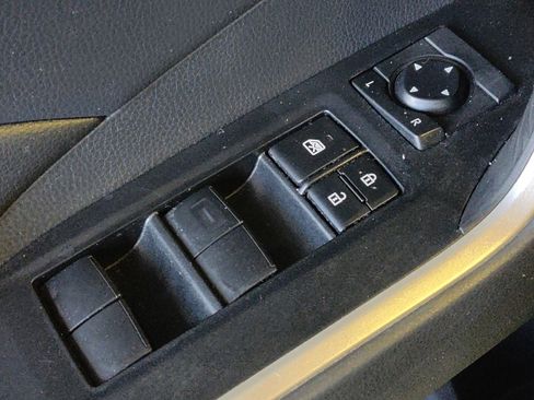 Used 2020 Toyota RAV4 LE image 27