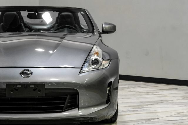 Used 2016 Nissan 370Z Touring Sport RWD image 43