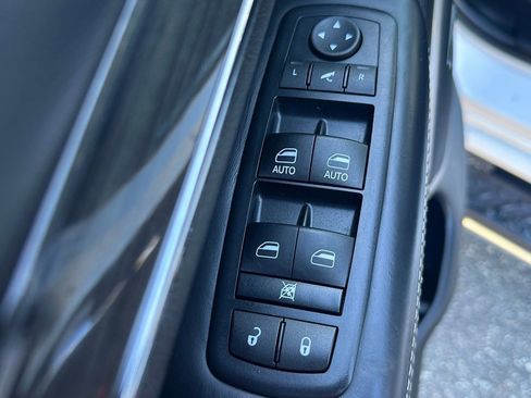 Used 2015 Jeep Grand Cherokee Overland w/ Advanced Technology Group image 20