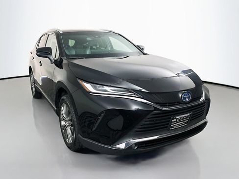 Used 2023 Toyota Venza XLE AWD/4WD image 1