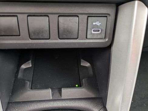 Used 2025 Toyota Corolla Cross LE image 12