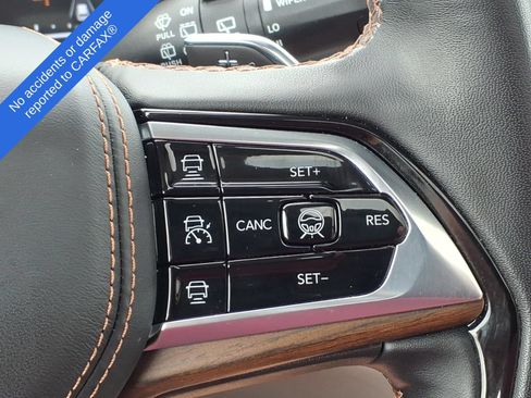 Used 2022 Jeep Grand Cherokee Summit w/ Luxury Tech Group V AWD/4WD image 29