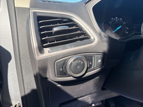 Used 2024 Ford Edge SEL image 16