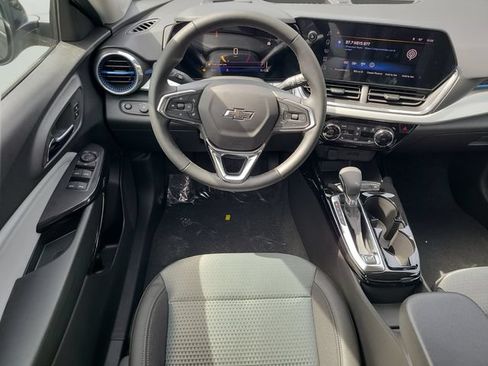 New 2026 Chevrolet Trax LT w/ Midnight Edition FWD image 14