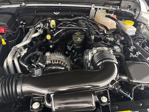 Used 2022 Jeep Wrangler Unlimited Sport image 30