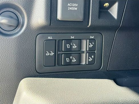 New 2026 Lexus LX 700h Luxury AWD/4WD image 13
