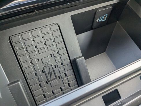 New 2026 Ford F250 Lariat w/ Black Appearance Package image 27