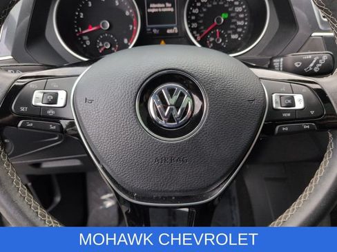 Used 2021 Volkswagen Tiguan SE FWD image 11