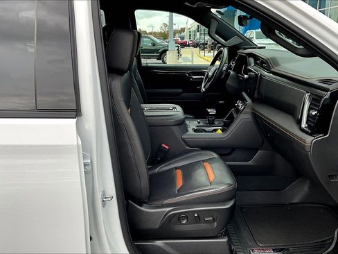Certified 2022 GMC Sierra 1500 AT4 w/ AT4 Premium Package image 7