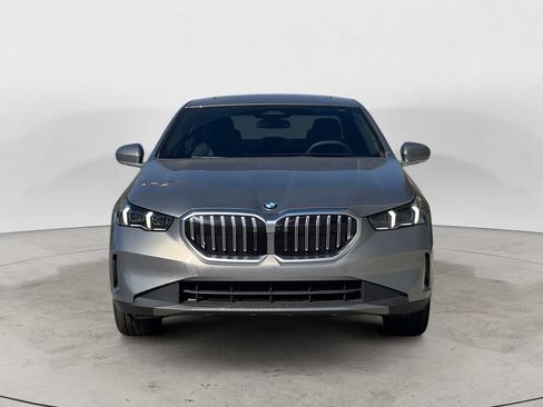 Used 2025 BMW 530i xDrive w/ Premium Package AWD/4WD image 2