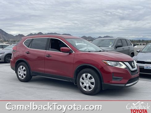 Used 2017 Nissan Rogue S image 1