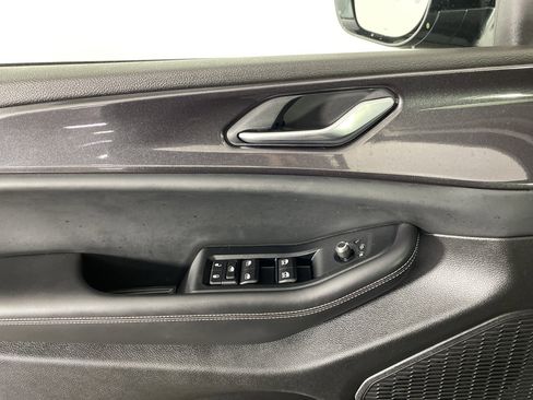 Used 2023 Jeep Grand Cherokee Altitude image 15