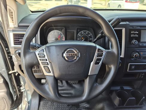 Used 2017 Nissan Titan S RWD image 10