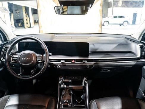Used 2024 Kia Sorento S FWD image 16