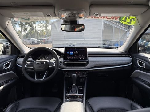 Used 2022 Jeep Compass Latitude image 28