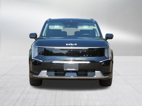 Used 2024 Kia EV9 Land AWD/4WD image 2