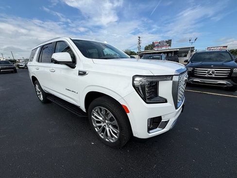 Used 2024 GMC Yukon Denali w/ Advanced Technology Package AWD/4WD image 1