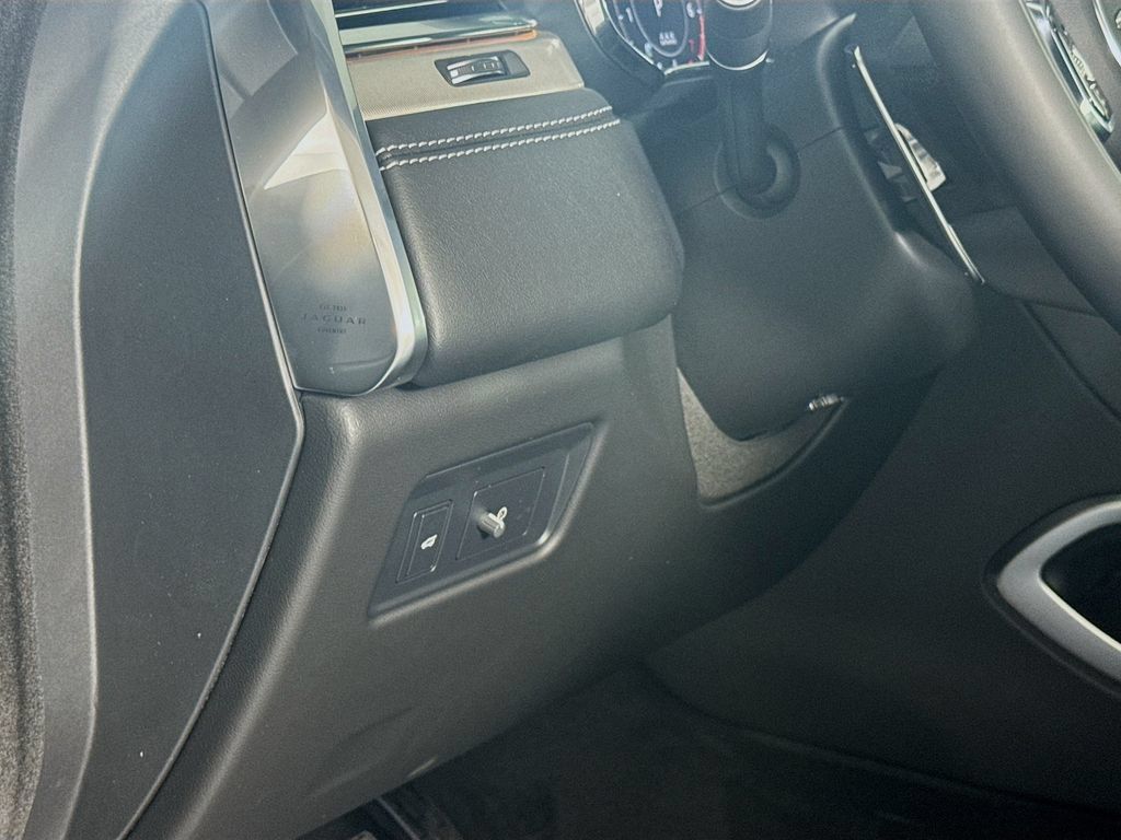 New 2026 Jaguar F-PACE R-Dynamic S AWD/4WD image 10