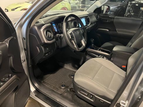 Used 2023 Toyota Tacoma SR5 w/ Technology Package AWD/4WD image 10