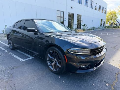 Used 2017 Dodge Charger R/T w/ Plus Group RWD image 10