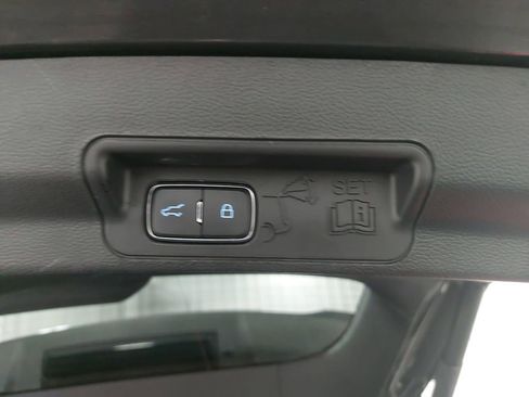 Used 2020 Ford Explorer XLT image 15