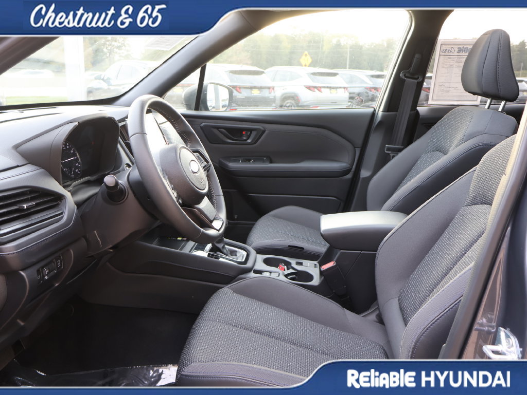 Used 2025 Subaru Forester Premium AWD/4WD image 23