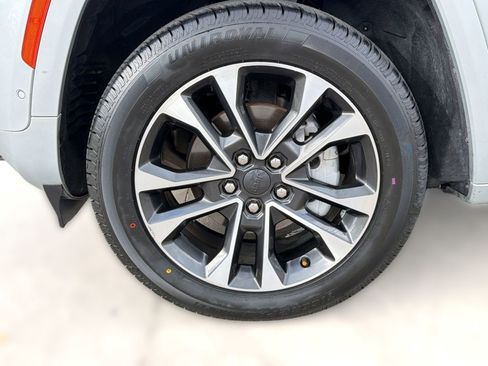 Used 2022 Jeep Grand Cherokee Overland w/ Trailer Tow Prep Group (B) image 12