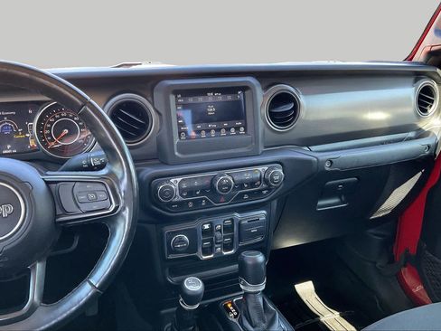 Used 2022 Jeep Gladiator Sport AWD/4WD image 7