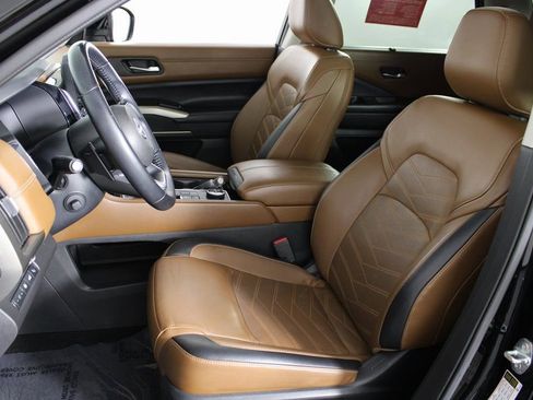 Certified 2023 Nissan Pathfinder Platinum image 17