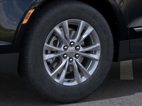 New 2025 Cadillac XT5 Luxury image 9