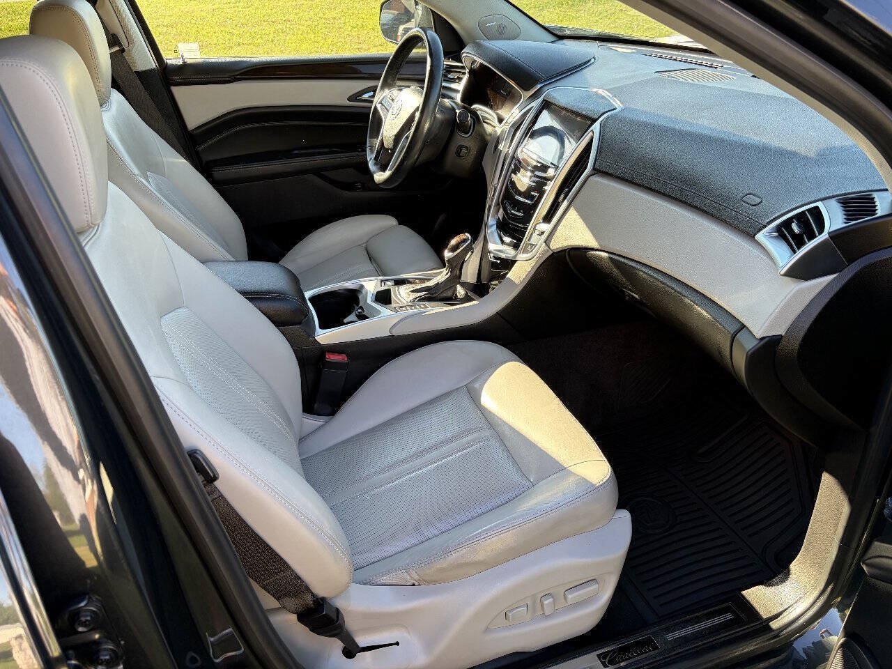 Used 2015 Cadillac SRX Performance w/ Driver Awareness Package FWD image 12