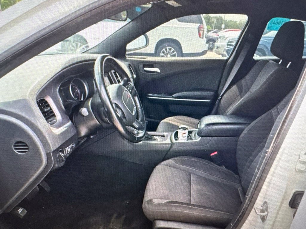 Used 2022 Dodge Charger SXT RWD image 6