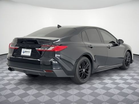 Used 2025 Toyota Camry SE w/ Multimedia Upgrade Package FWD image 9