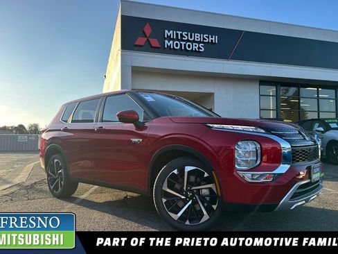 New 2025 Mitsubishi Outlander SE image 1