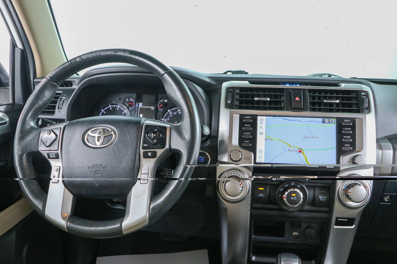 Used 2022 Toyota 4Runner SR5 Premium w/ Moonroof Package AWD/4WD image 18