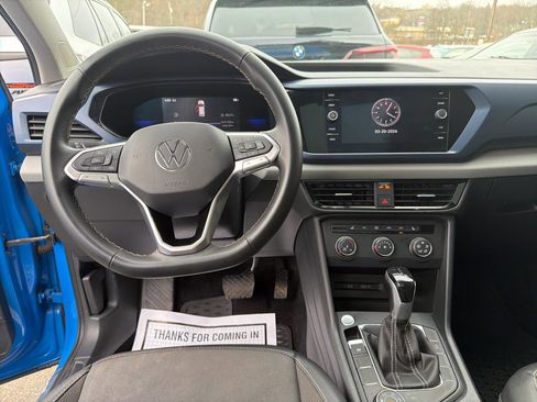 Used 2022 Volkswagen Taos SE w/ Panoramic Sunroof Package image 22