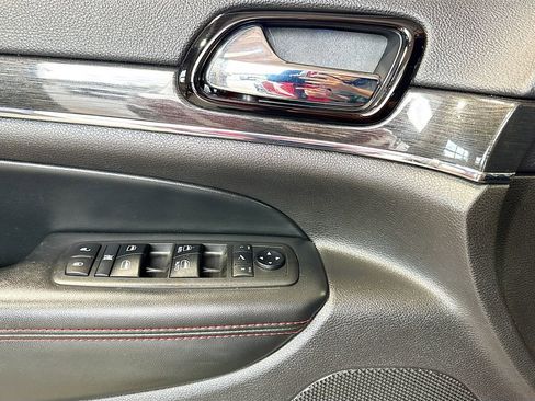 Used 2019 Jeep Grand Cherokee Trailhawk w/ Trailhawk Luxury Group AWD/4WD image 20